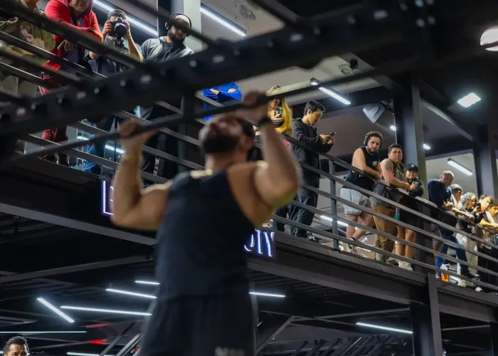 Pull ups competition at Vibe 